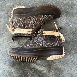 Converse high‎ top platform snake gray skin Ankle Booties with front zipper 9.5